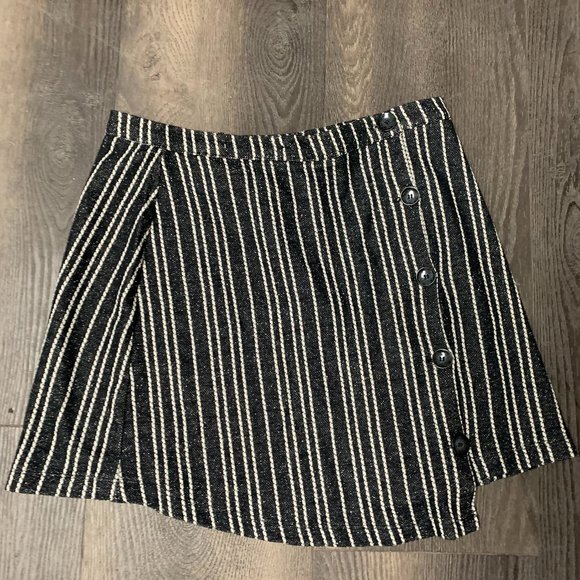 Urban Outfitters Skirt White/Black - Size Medium - Picture 1 of 3